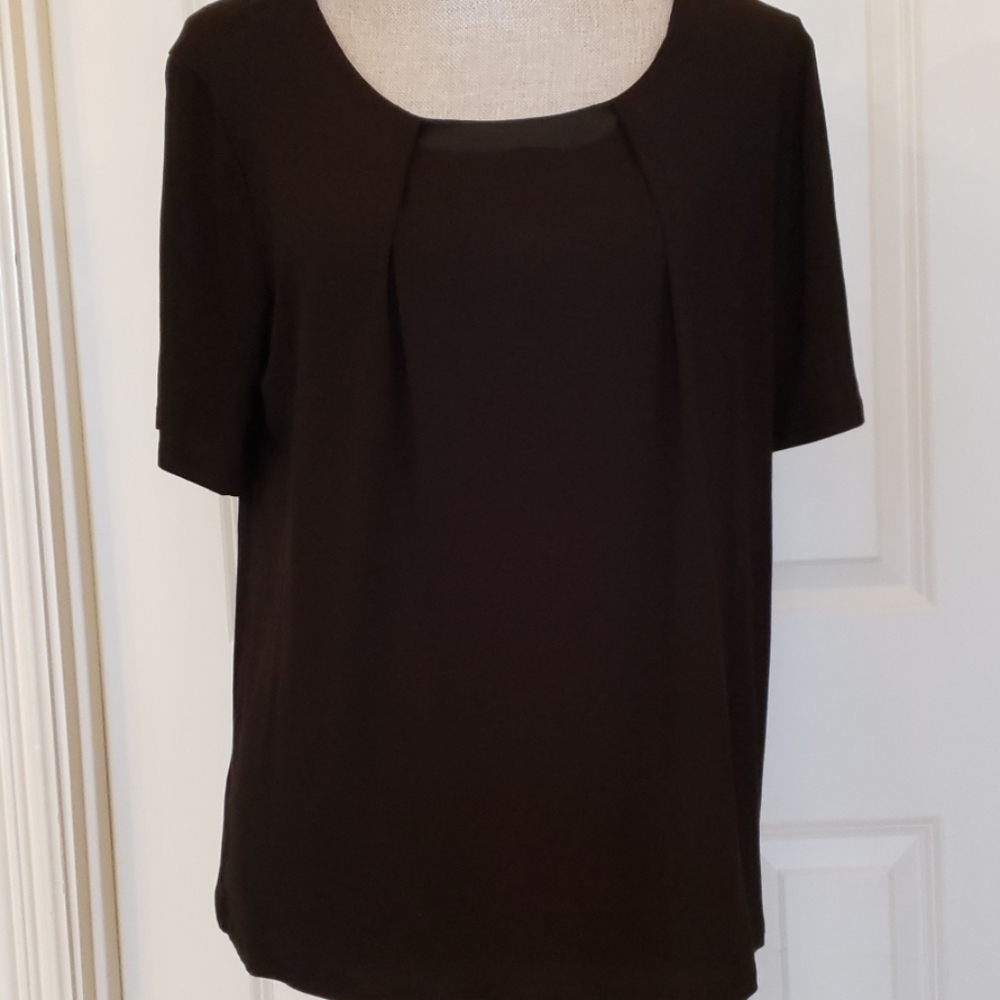 Halston shirt sleeved top